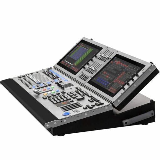 M6 Console in fligtcase 64 universes
